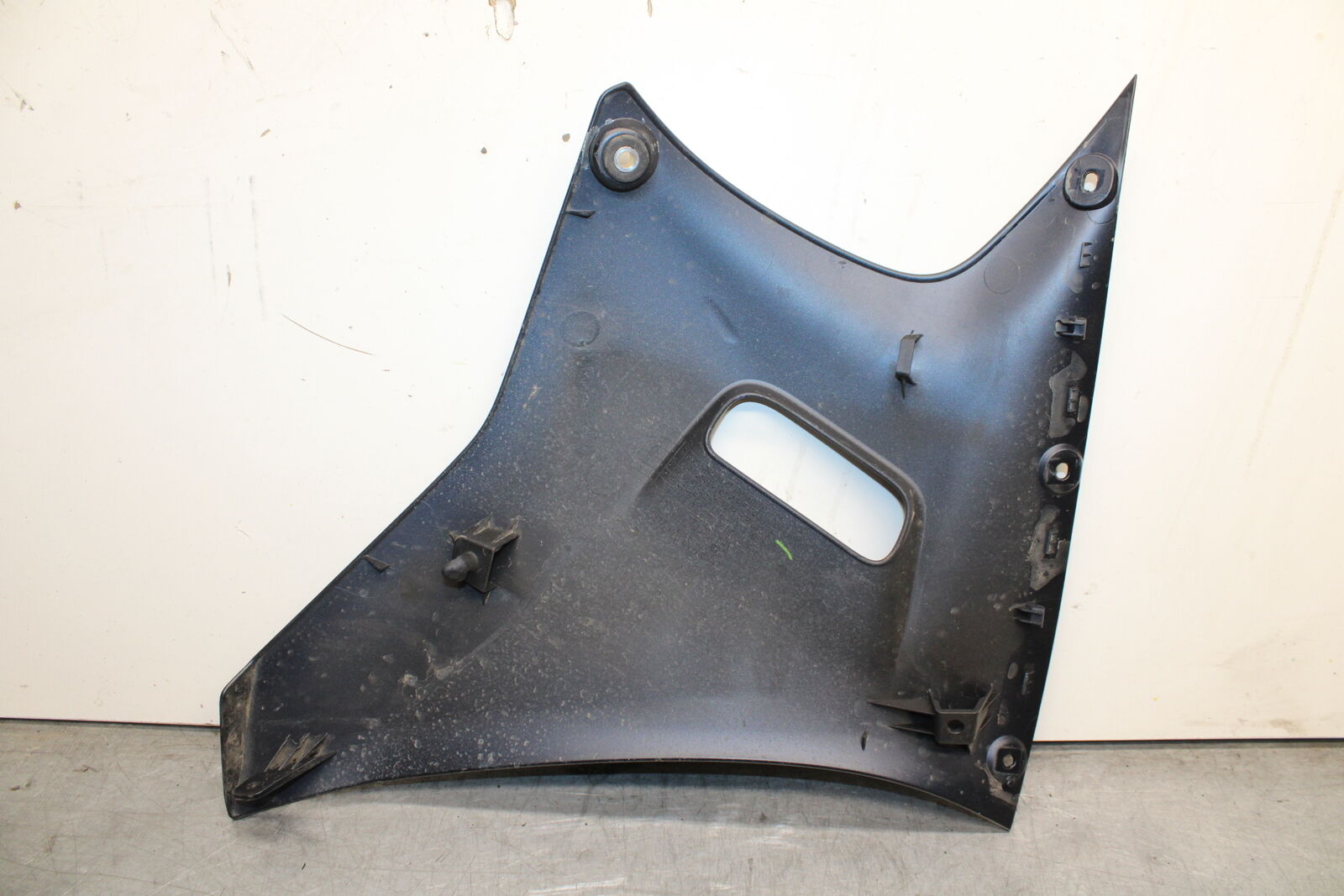 22-23 YAMAHA YZF R7 LEFT LOWER BOTTOM BELLY SIDE FAIRING COWL BB583