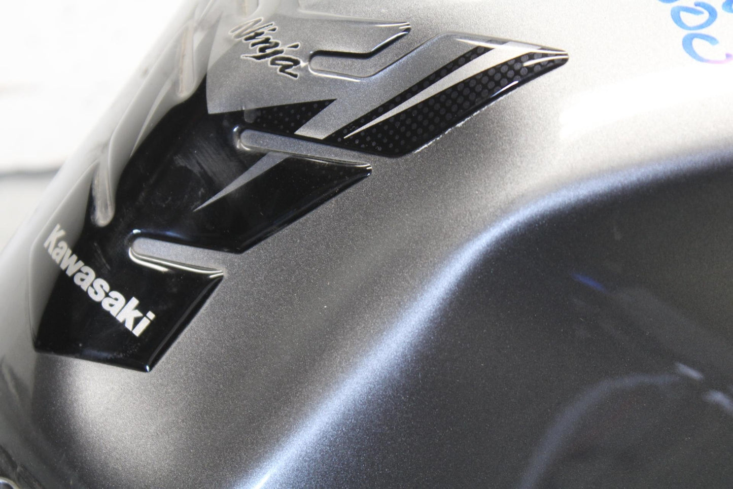 15-16 KAWASAKI EX300 GAS TANK FUEL CELL PETROL RESERVOIR BB635