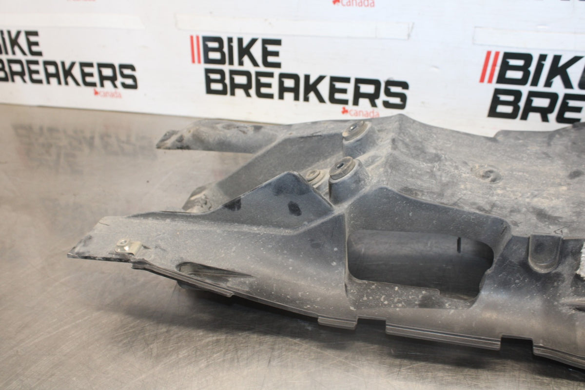 07-08 KAWASAKI NINJA ZX6R REAR BACK TAIL UNDERTAIL BATTERY TRAY PLASTIC BB937
