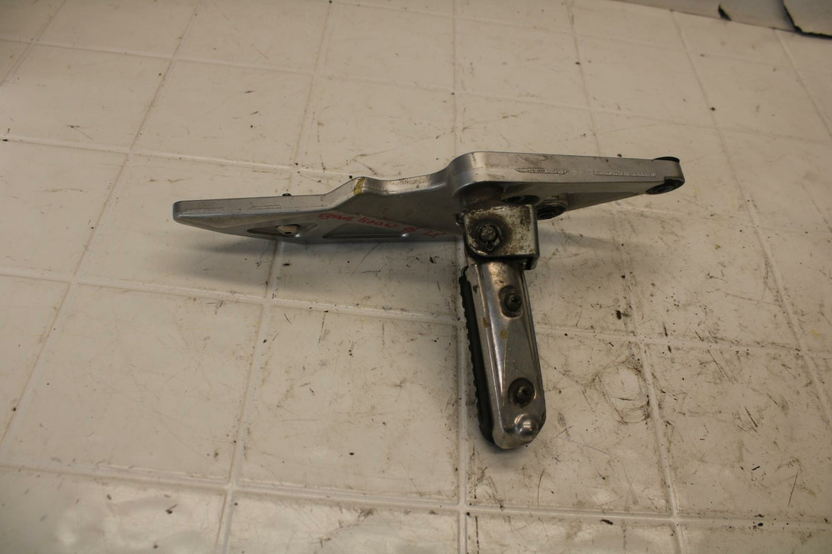 93-96 SUZUKI GSXR1100W LEFT REARSET REAR SET DRIVER FOOT PEG REST STOP BB12