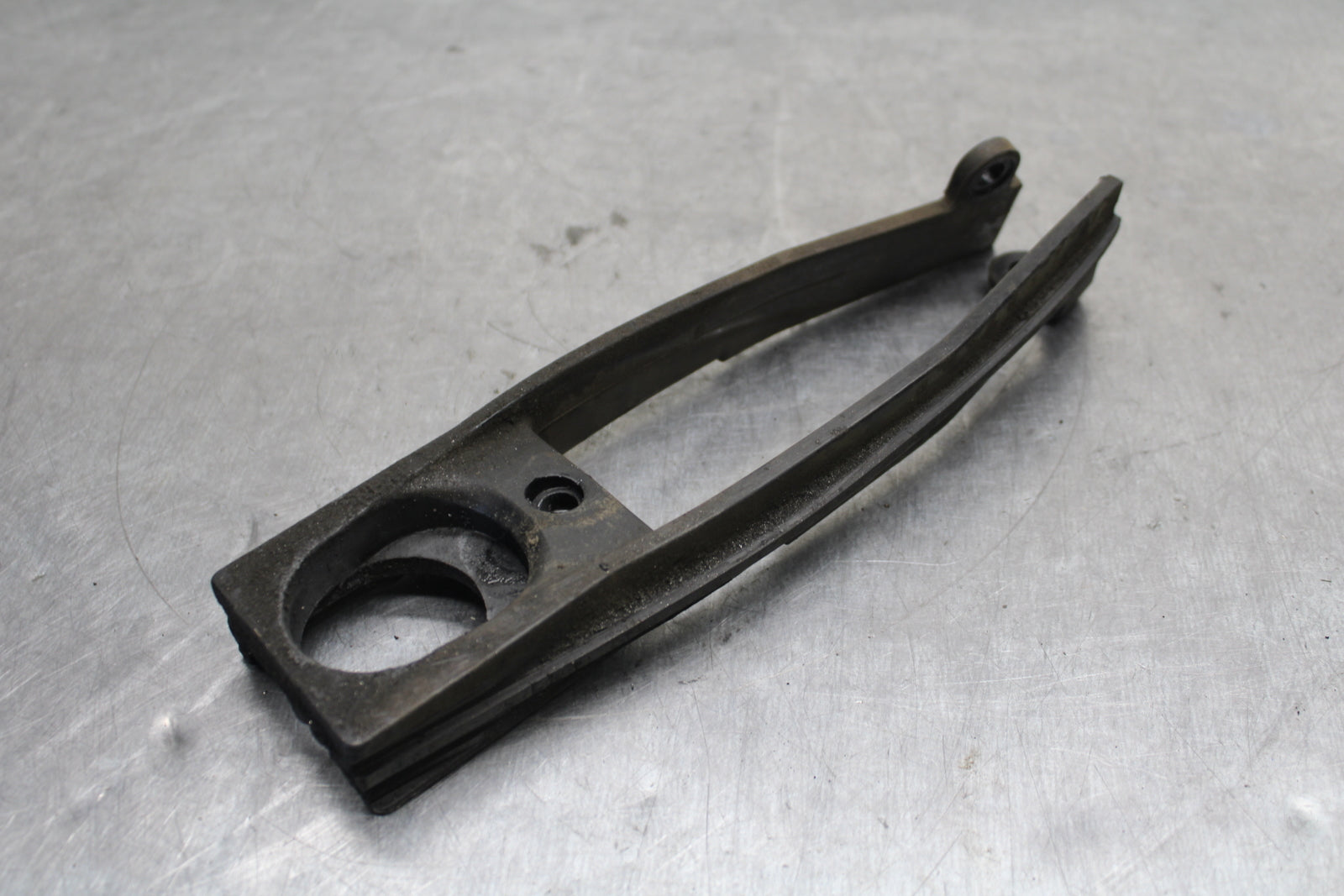 08-10 SUZUKI GSXR 600 SWINGARM CHAIN BUFFER SLIDER GUIDE BB130