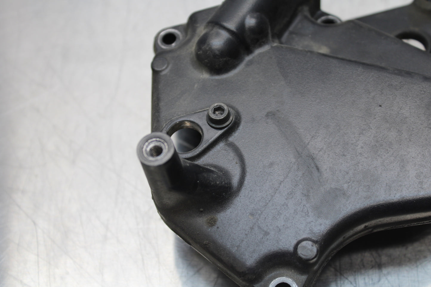11 SUZUKI GSXR1000 ENGINE SPROCKET COVER BB142