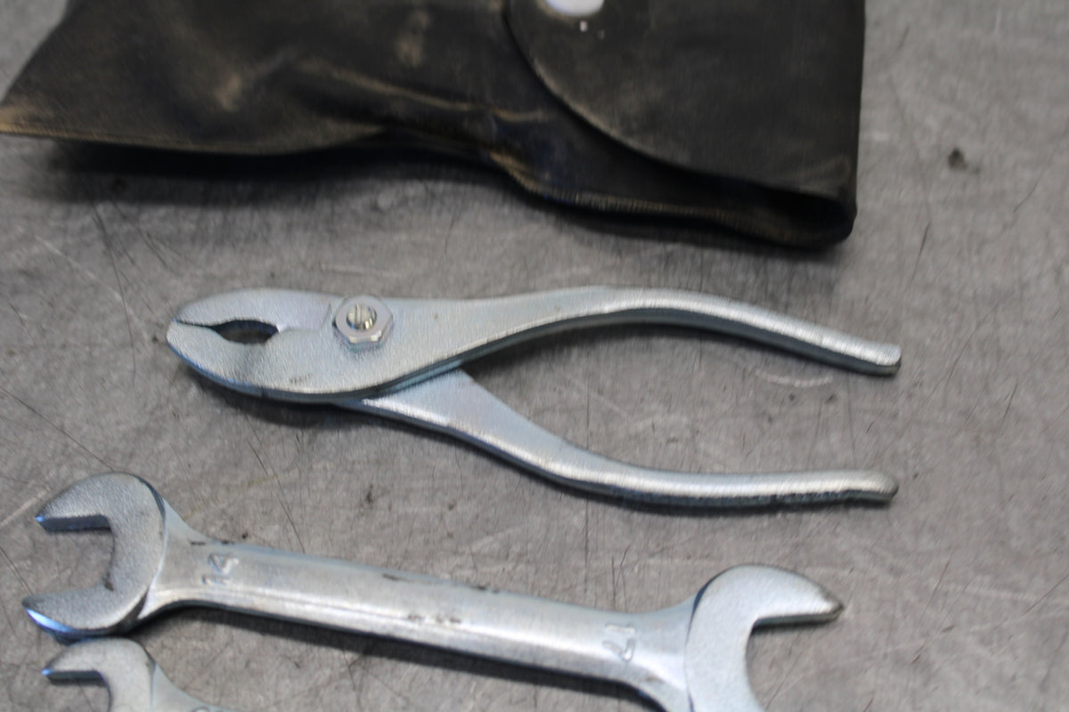 11-24 SUZUKI GSXR750 STOCK TOOLS OEM TOOL BAG KIT SET BB687