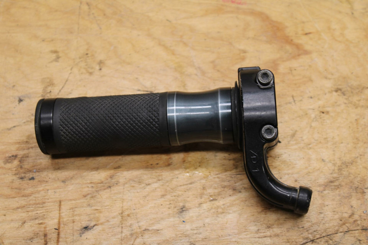 07-08 YAMAHA YZF R1 THROTTLE CABLE LINE HOUSING GUIDE BB337