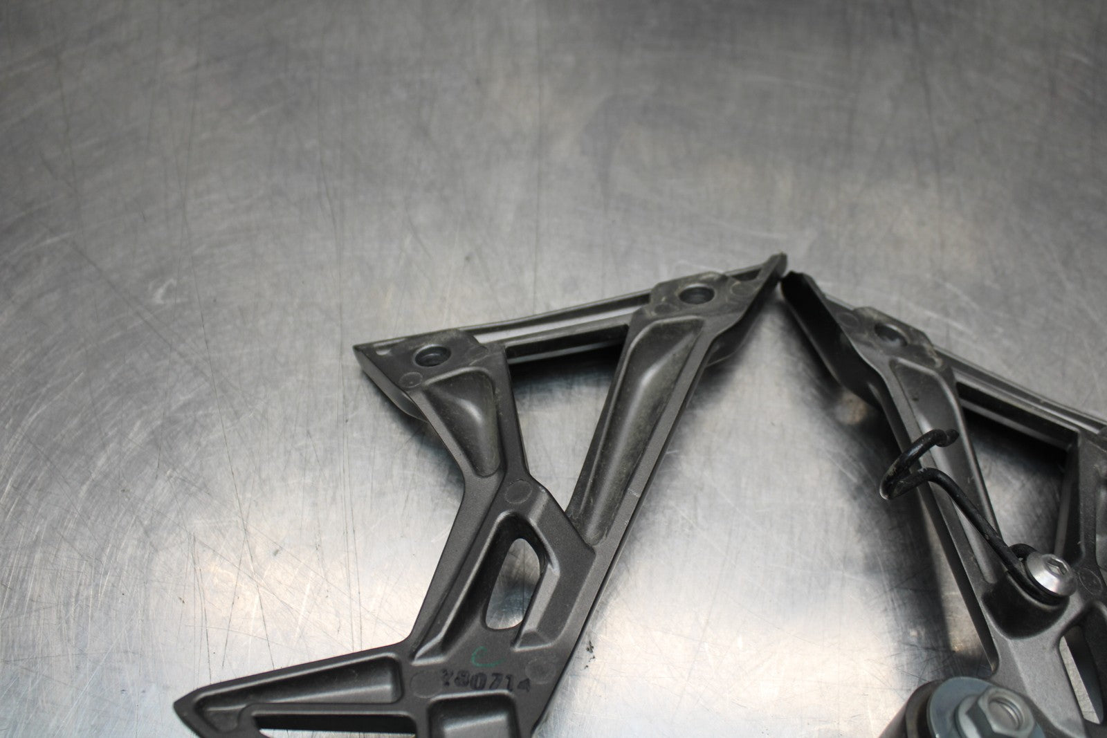 13-17 KAWASAKI NINJA 300 EX300 ABS REAR BACK PASSENGER PEG SET PAIR BB187