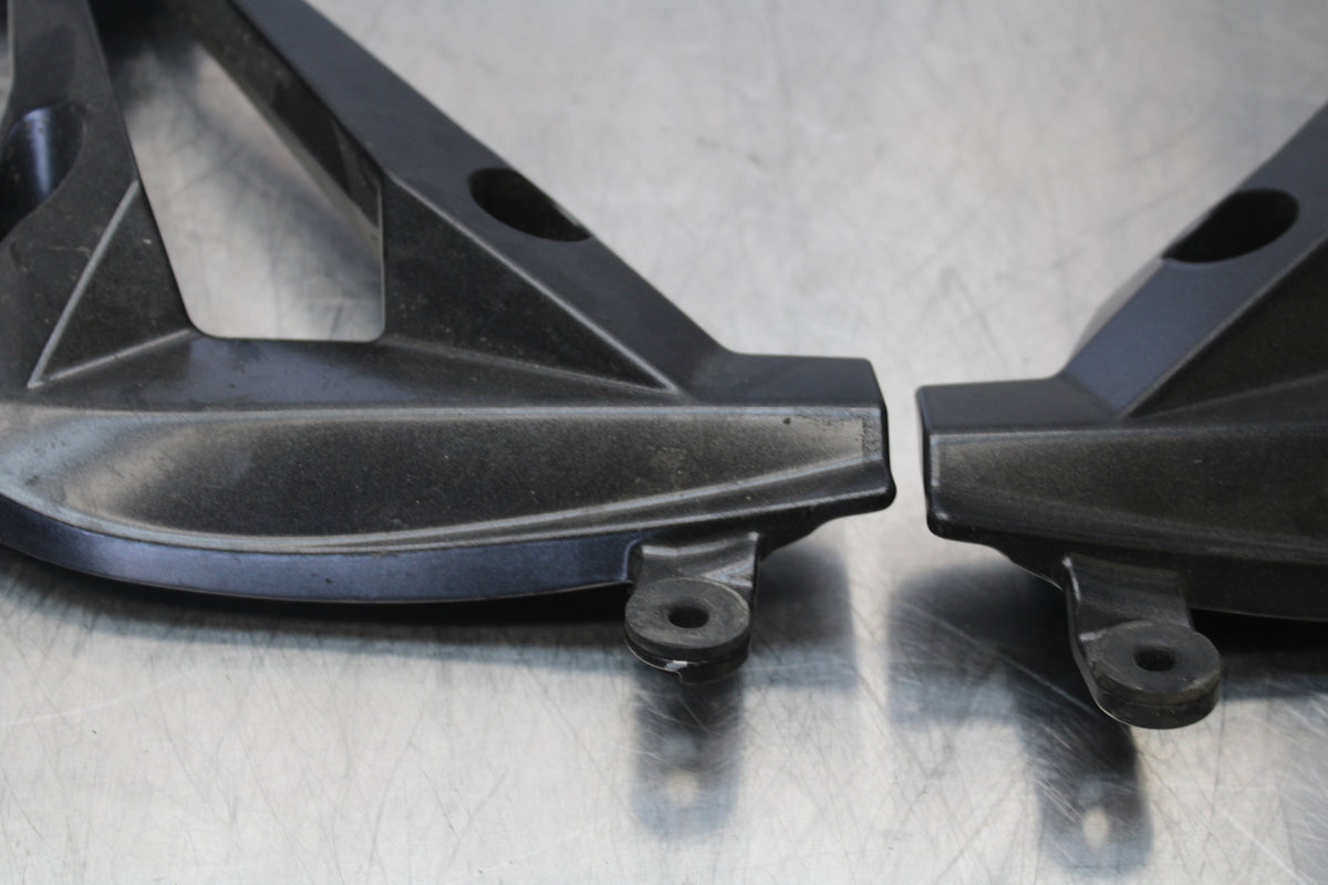 07 KAWASAKI Z1000 REAR BACK PASSENGER PEG SET PAIR BB148