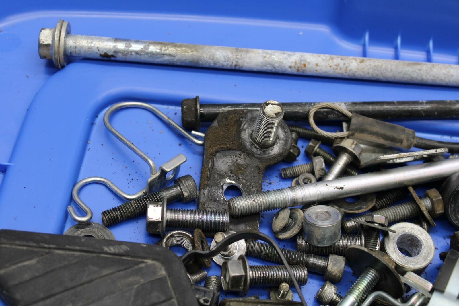 07-11 SUZUKI VSTROM 650 ENGINE MOUNTING BOLTS HARDWARE MOTOR SCREWS BB340