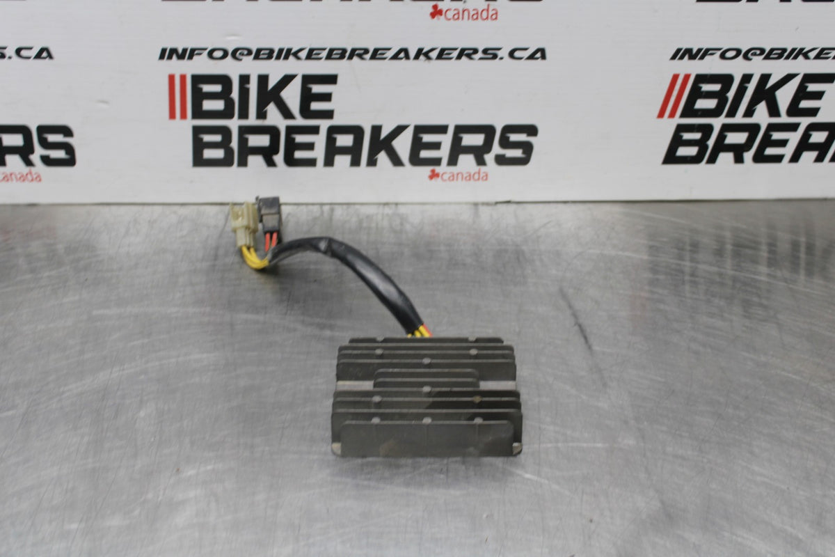 02 DUCATI MONSTER 620 RECTIFIER VOLTAGE REGULATOR BB851