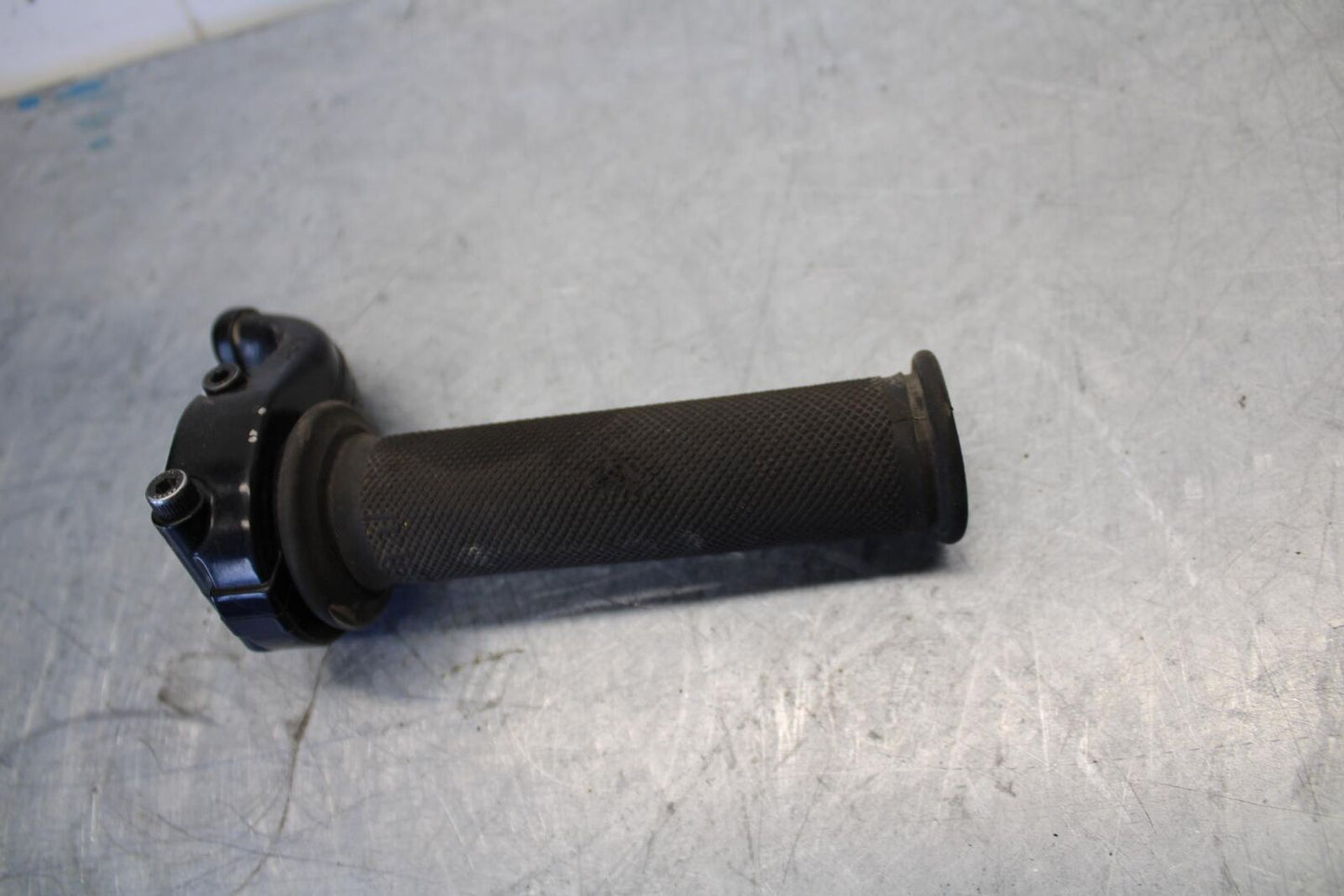 07-08 YAMAHA YZF R1 THROTTLE CABLE LINE HOUSING GUIDE BB439