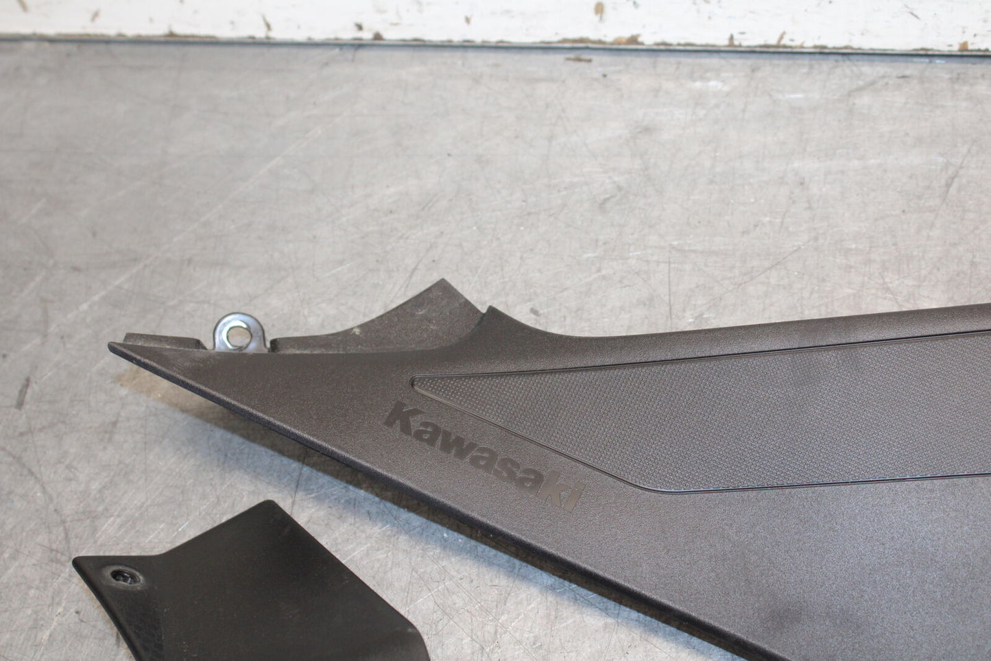 18-23 KAWASAKI NINJA 400 RIGHT LEFT FRONT SIDE SEAT PANELS TRIMS  BB679