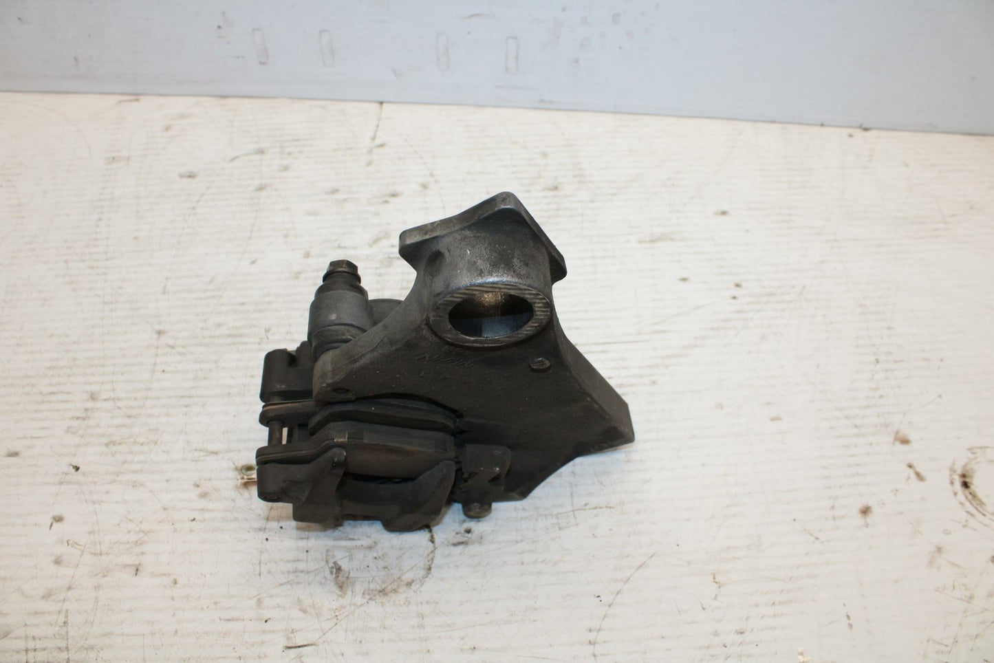 03-05 SUZUKI SV1000 REAR BACK BRAKE CALIPER W MOUNT BRACKET BB296