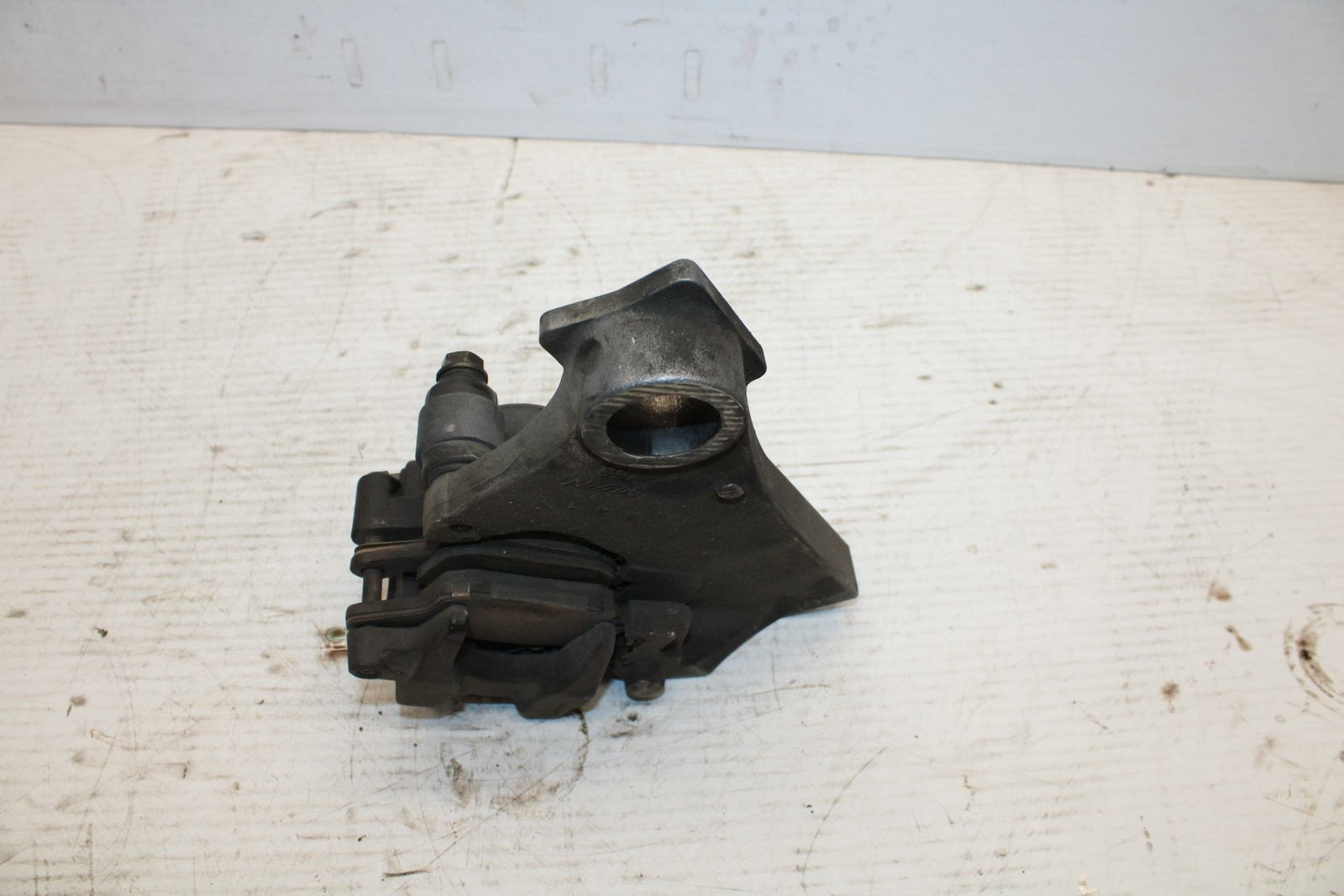 03-05 SUZUKI SV1000 REAR BACK BRAKE CALIPER W MOUNT BRACKET BB296