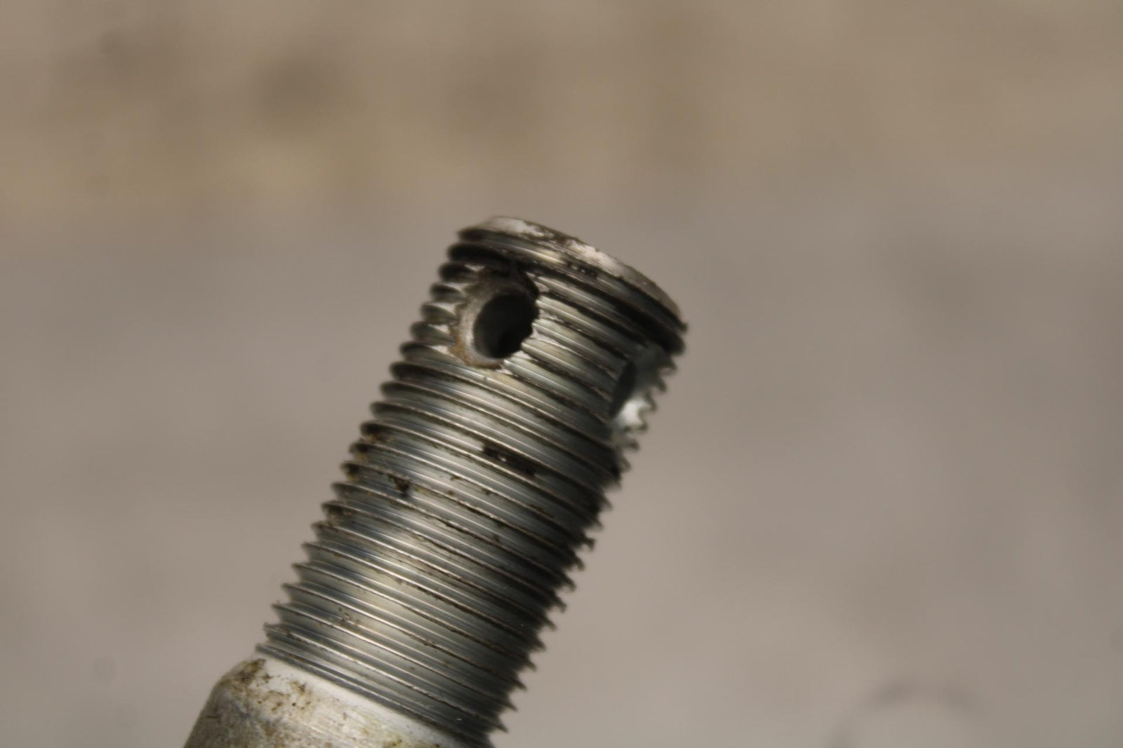 2014 Kawasaki Ninja 650 EX650E REAR AXLE BACK WHEEL RIM PIVOT BOLT AXEL BB569