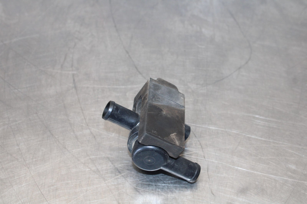 24-25 KAWASAKI NINJA 500 ABS AIR VALVE SOLENOID TOP ENGINE SWITCH SENSOR BB899