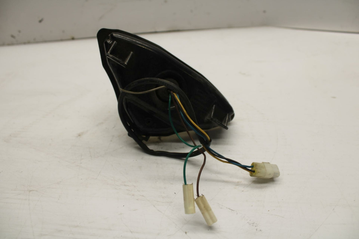 06 YAMAHA YZF R1 REAR TAIL TAILLIGHT BACK BRAKE LIGHT  BB282