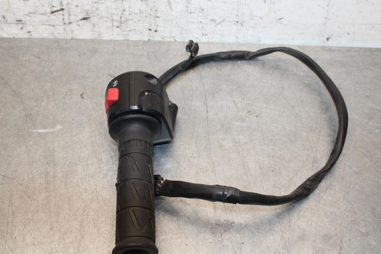 2014 Kawasaki Ninja 650 EX650E RIGHT CLIP ON HANDLE KILL OFF START SWITCH BB569