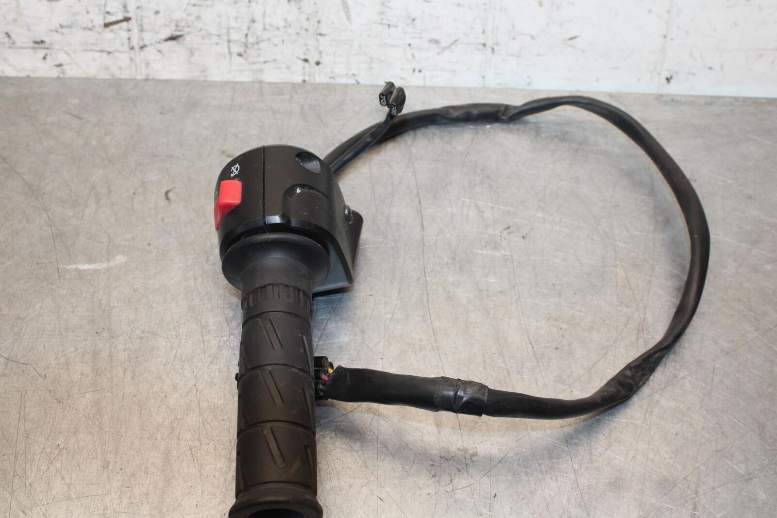 2014 Kawasaki Ninja 650 EX650E RIGHT CLIP ON HANDLE KILL OFF START SWITCH BB569