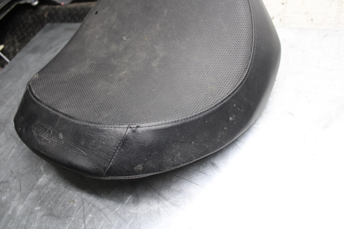 06-09 SUZUKI M109R BOULAVARD FRONT DRIVERS SEAT BB501