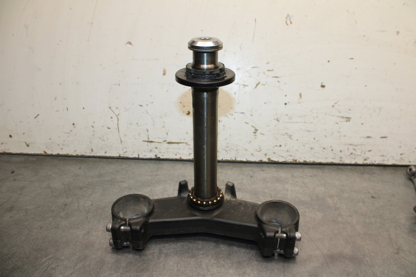 12-13 KAWASAKI Z1000 FRONT FORKS CLAMP LOWER TRIPLE TREE STEM BB743