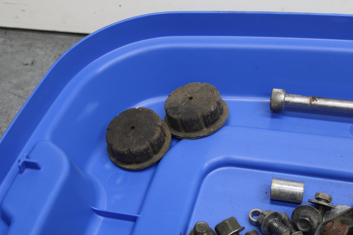 02-03 YAMAHA V STAR 1100 MOUNTING BOLTS HARDWARE MOTOR SCREWS BB124