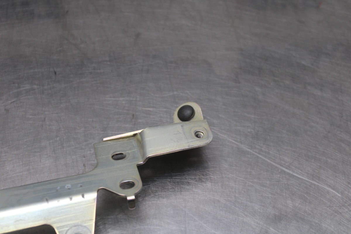 23-24 YAMAHA MT-07 REAR SEAT MOUNTING BRACKET MOUNT BB927