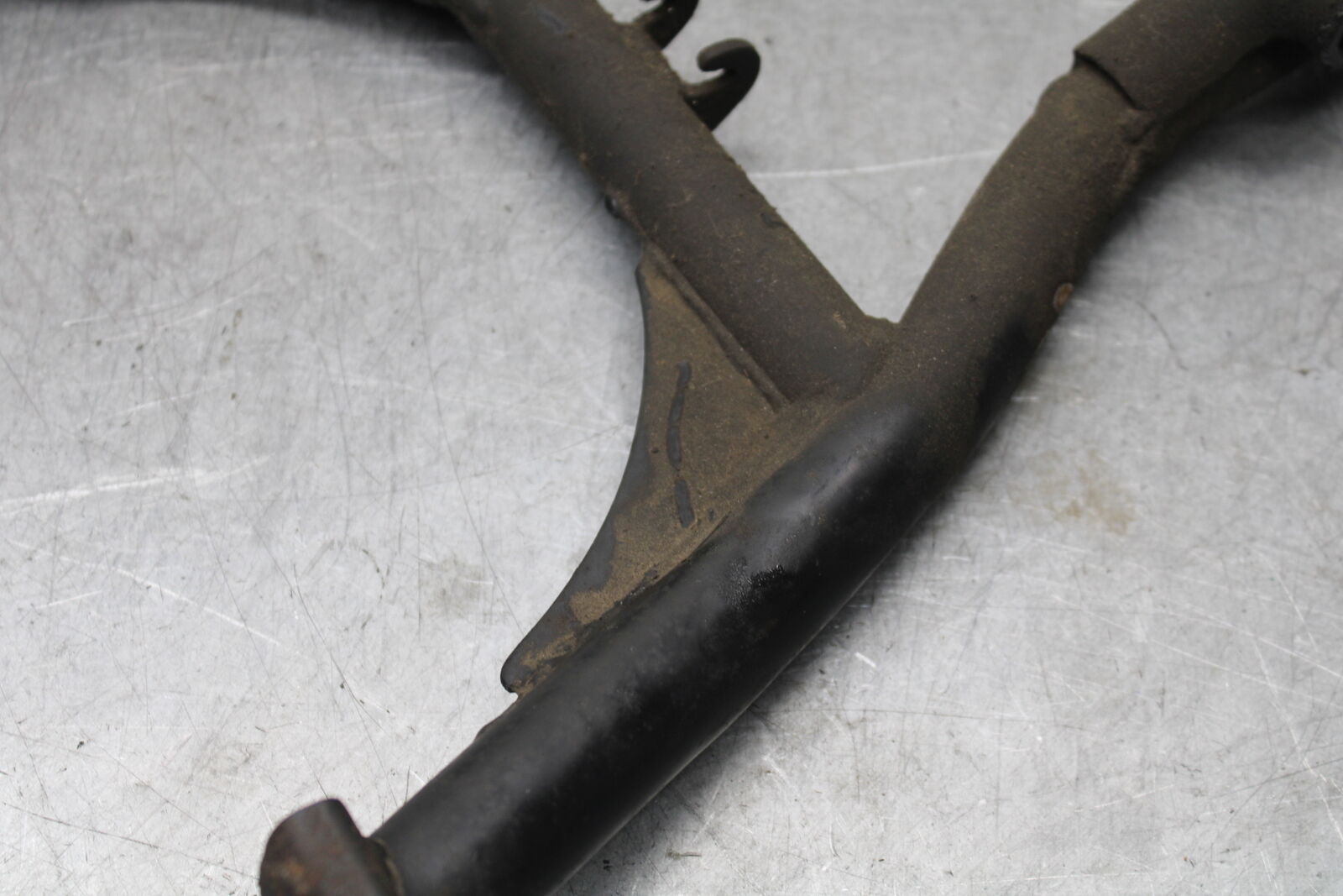 85-86 SUZUKI MADURA 1200 CENTER MAIN STAND  BB691