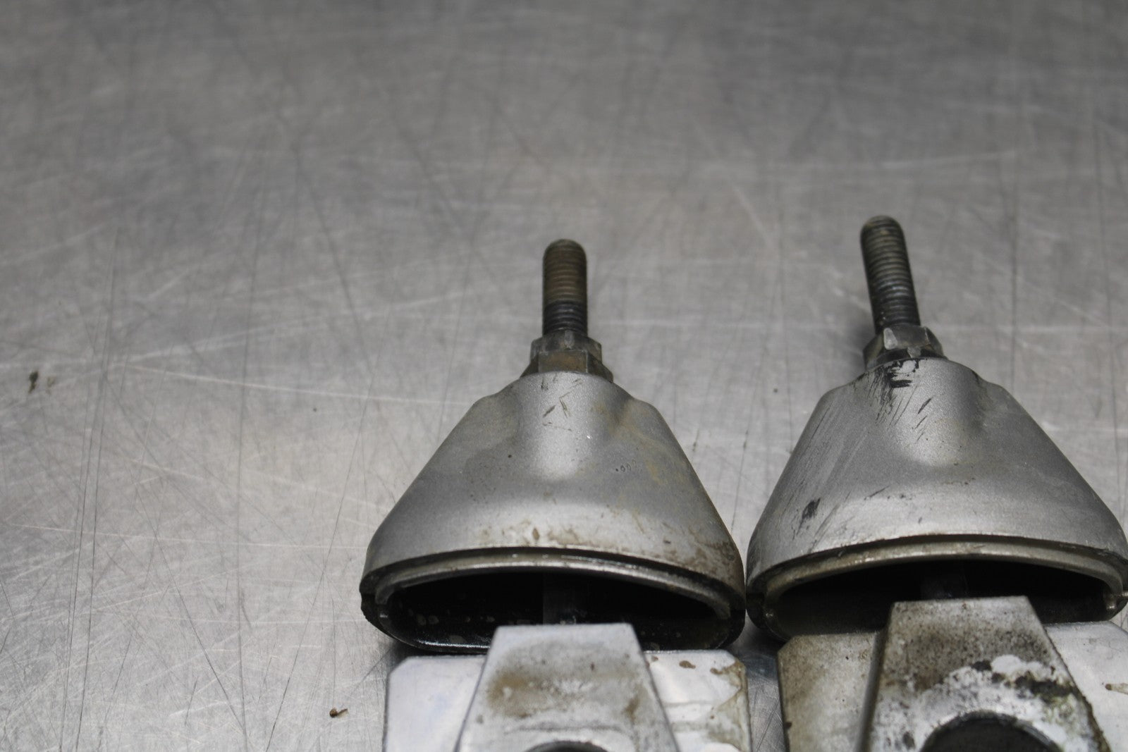 09-10 KAWASAKI ER-6N SWINGARM CHAIN TENSIONER ADJUSTMENT BRACKETS  BB205