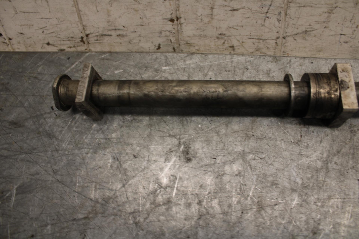 2009 Kawasaki Ninja ZX6R ZX600R REAR AXLE BACK WHEEL RIM PIVOT BOLT AXEL BB538