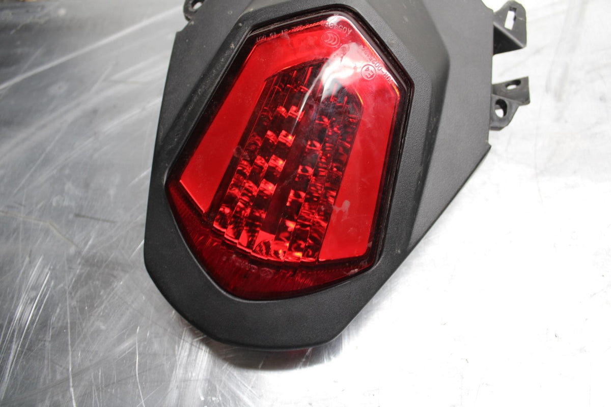 17-23 SUZUKI GSXR 250 GSX250RL8 REAR TAIL TAILLIGHT BACK BRAKE LIGHT BB490