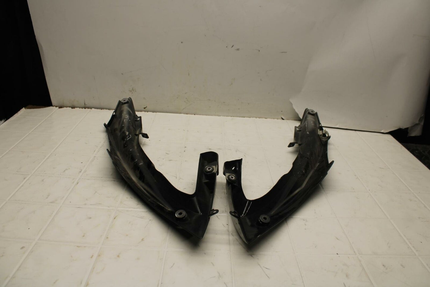 08-16 YAMAHA YZF R6 RIGHT & LEFT FRONT UPPER MID SIDE FAIRING COWL PLASTIC BB406