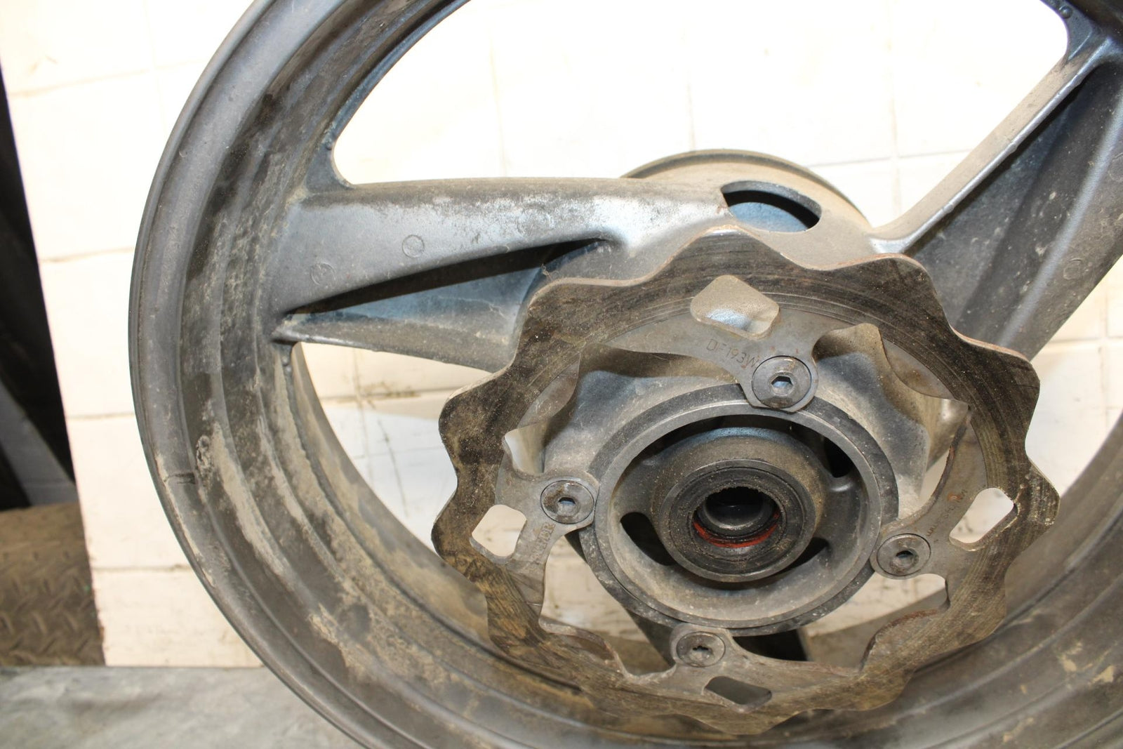 2001 Kawasaki Ninja ZX6 ZX600E REAR WHEEL RIM ROTOR BACK BRAKE DISC BB547