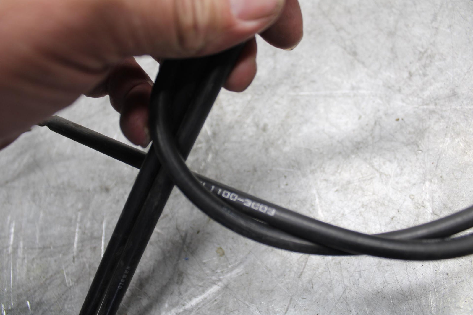 2003 Yamaha YZF R6 THROTTLE CABLES LINES 5SL-26311-00-00 5SL-26312-00-00 BB539