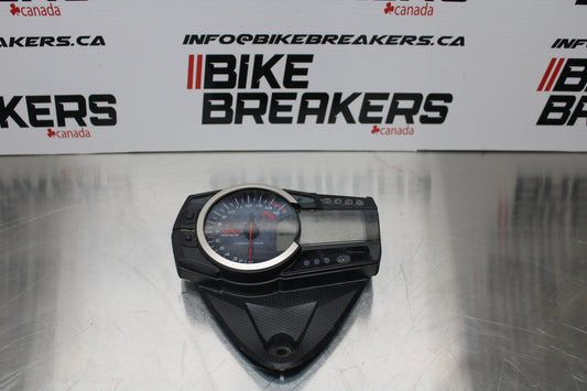11 SUZUKI GSXR1000 SPEEDO TACH GAUGES CLUSTER SPEEDOMETER TACHOMETER BB142