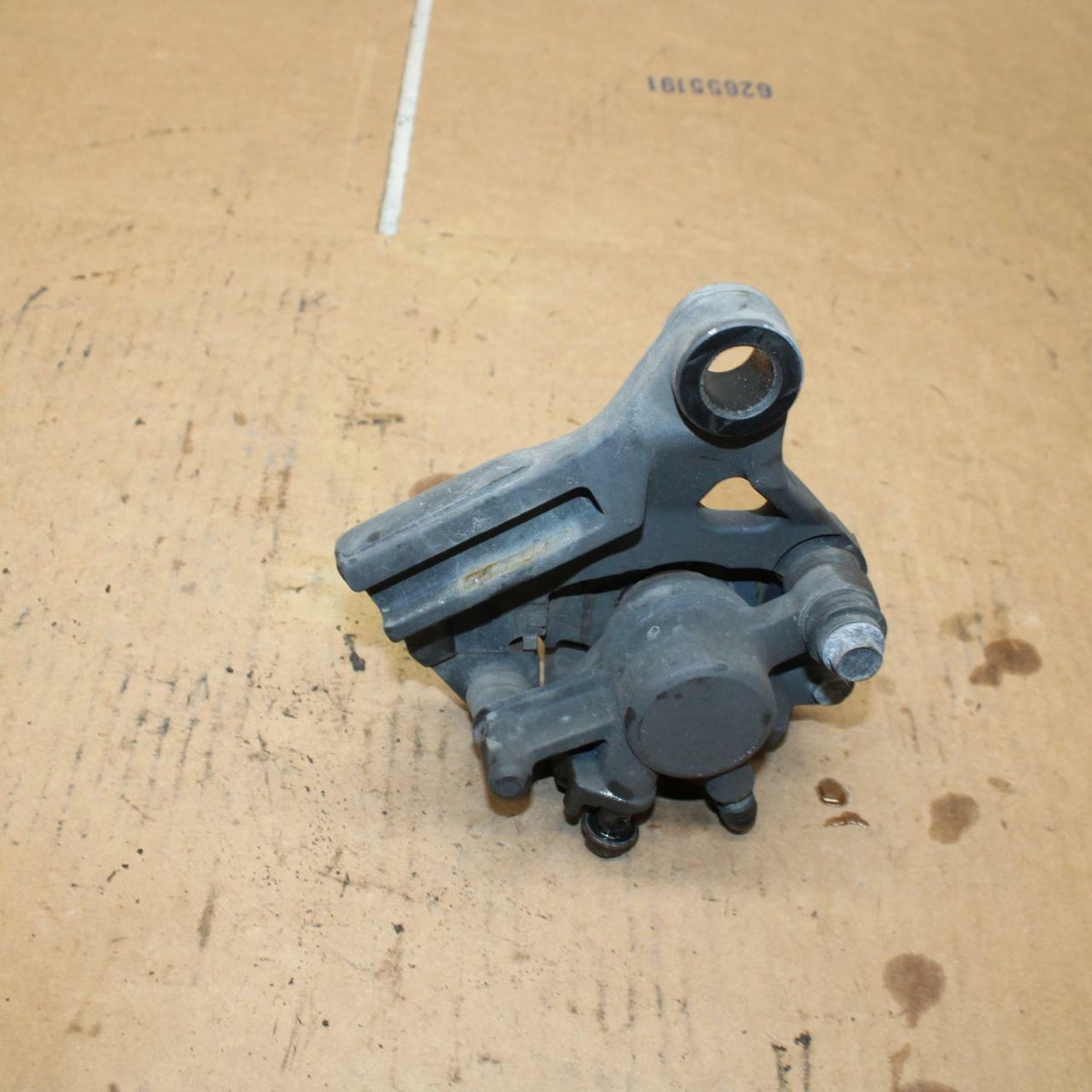 15-17 YAMAHA YZF R3 REAR BACK BRAKE CALIPER W MOUNT BRACKET BB380