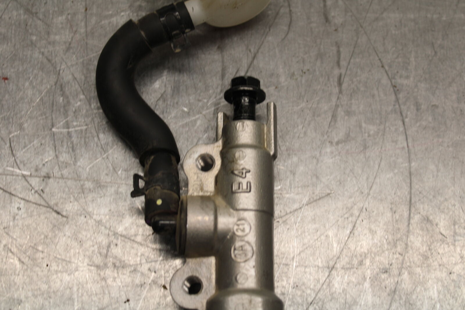 19-24 YAMAHA R3 REAR BACK BRAKE MASTER CYLINDER W RESERVOIR BB736