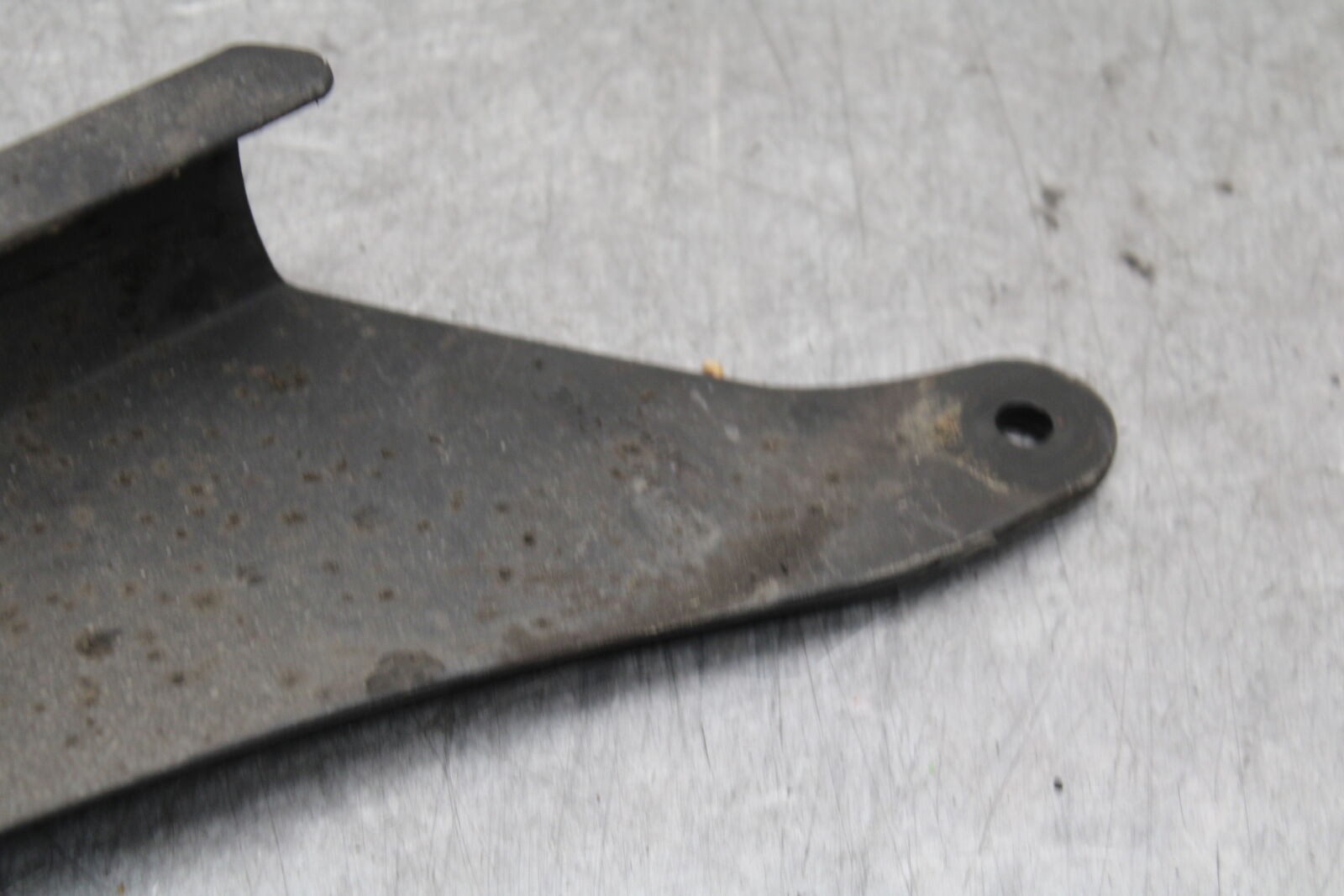 13-18 KAWASAKI NINJA ZX6R REAR BACK DRIVE CHAIN GUARD COVER 36014-0048 BB666