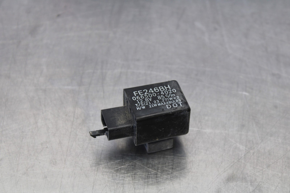 03-08 HONDA VTX1300C TURN SIGNAL BLINKER RELAY FLASHER SWITCH BB868