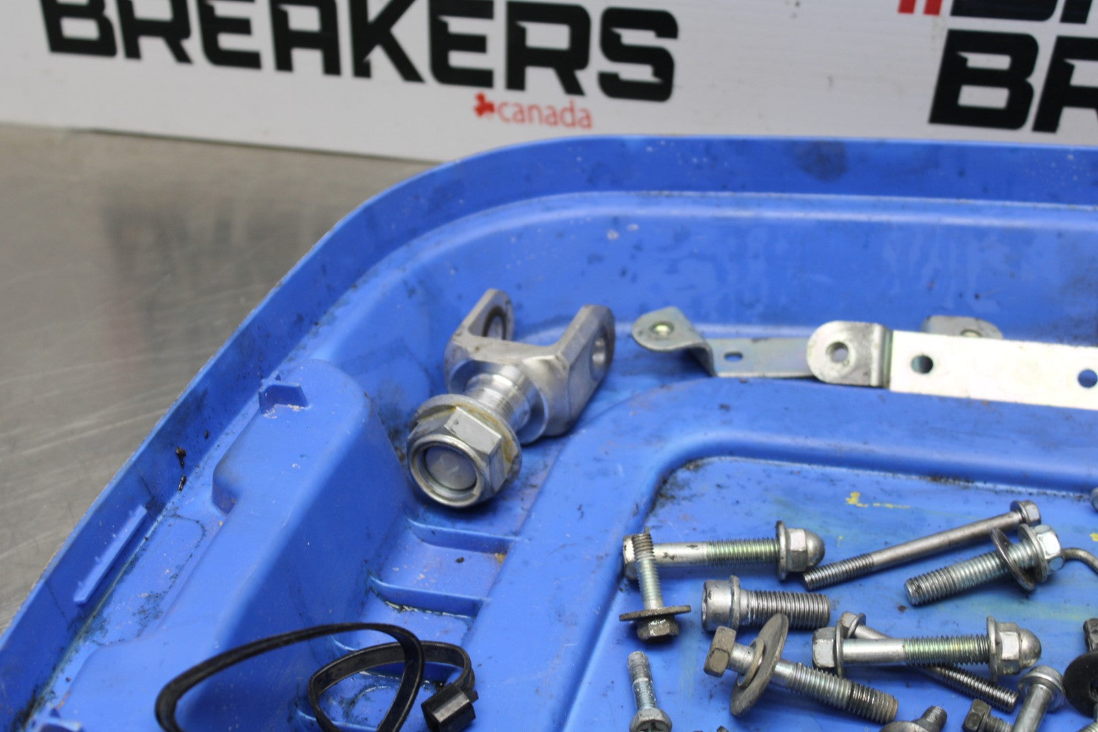 06-07 SUZUKI GSXR 600 MOUNTING BOLTS HARDWARE MOTOR SCREWS BB178