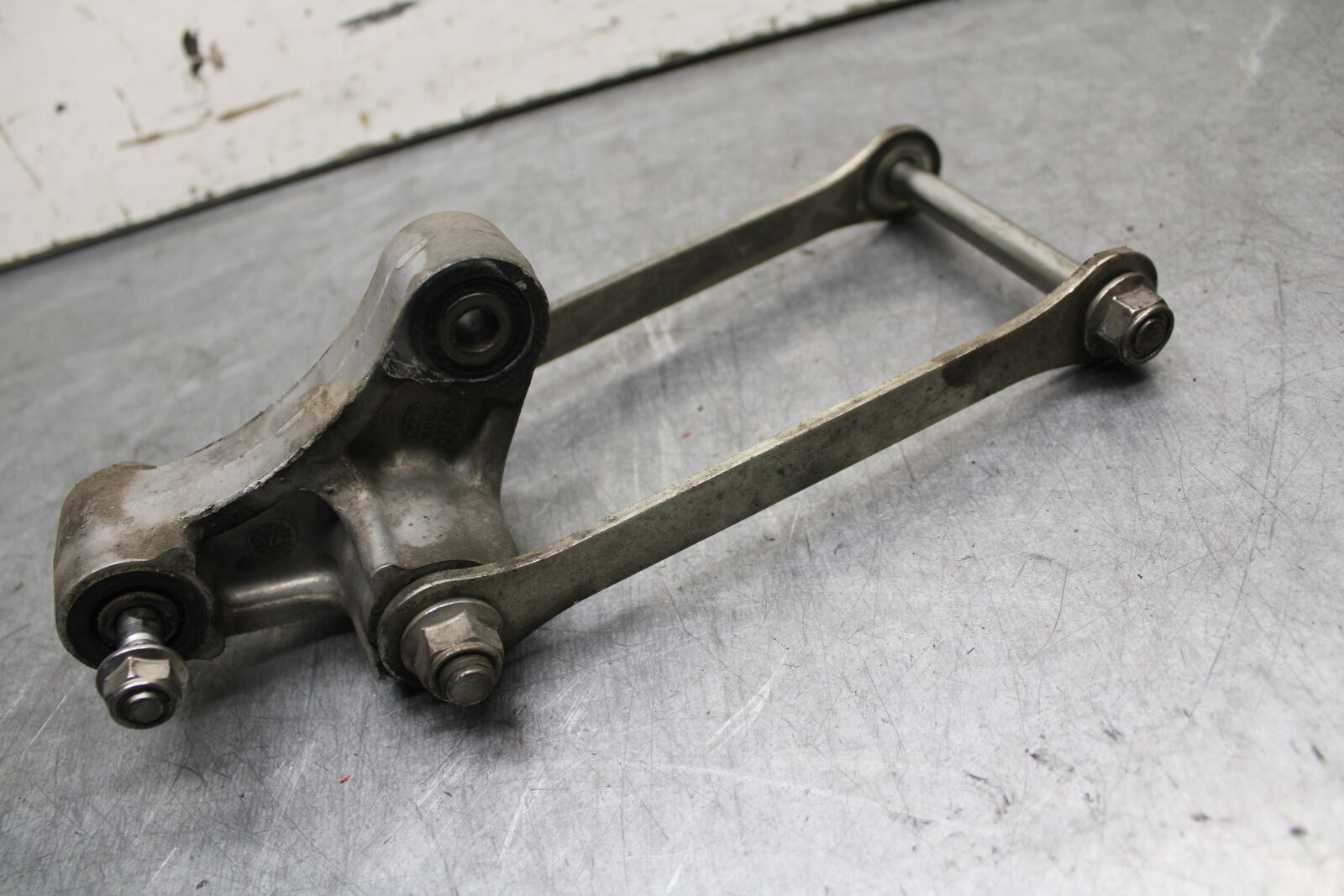 13-18 KAWASAKI NINJA ZX6R REAR DOGBONE SHOCK LINKAGE 39007-0045 39111-0316 BB666