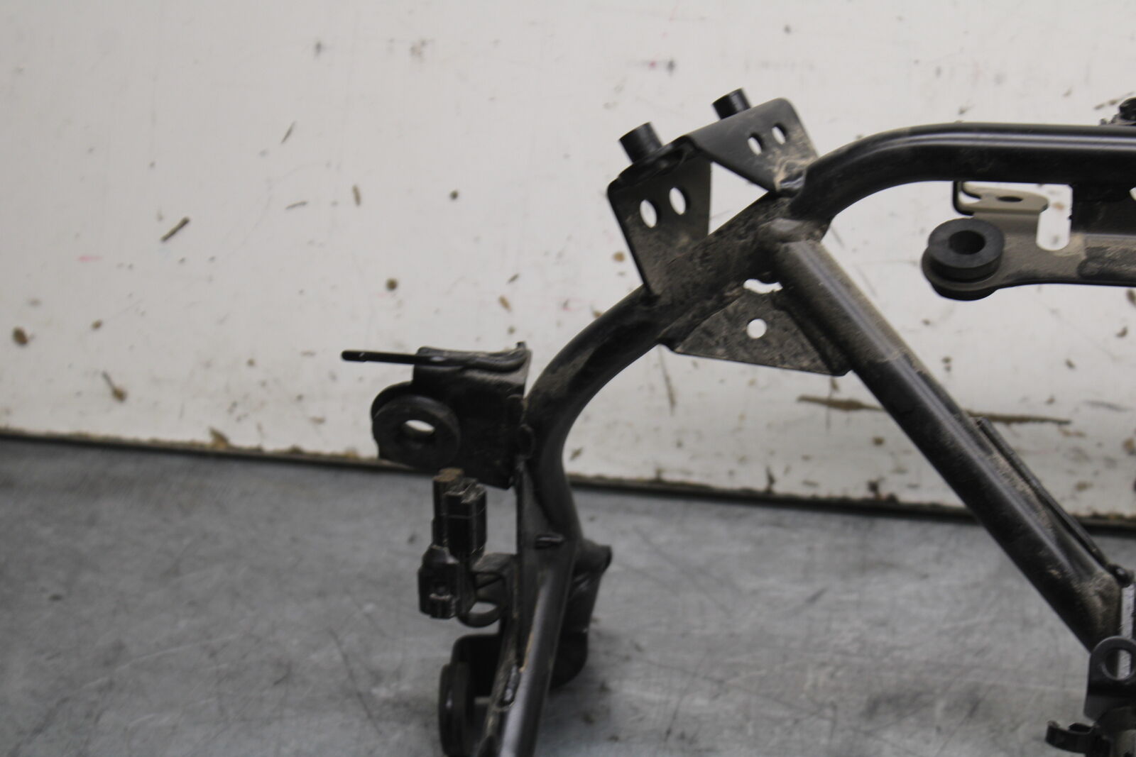 18-24 KAWASAKI NINJA 650 UPPER FAIRING MIRROR GAUGES STAY BRACKET BB725