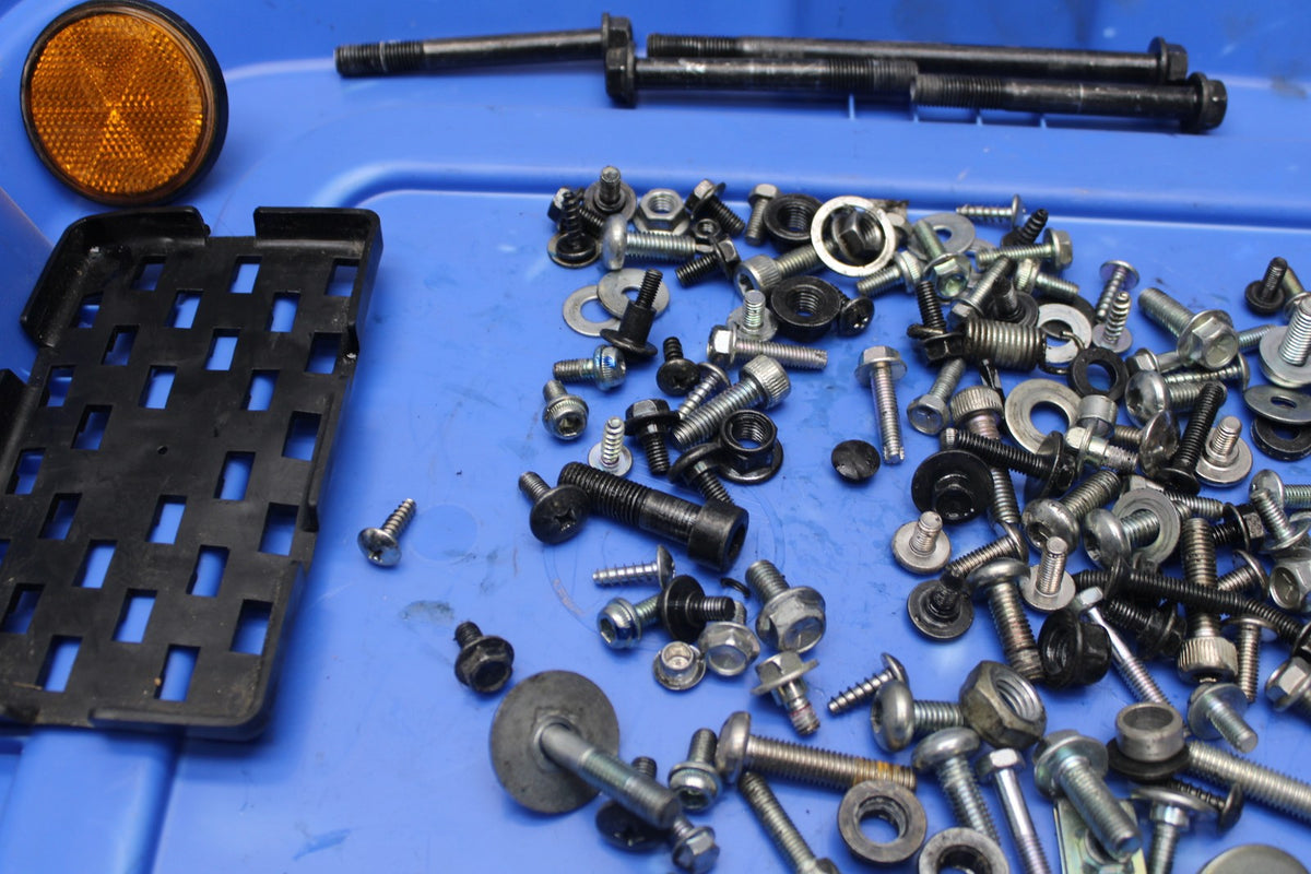 15 SUZUKI GW250F MOUNTING BOLTS HARDWARE MOTOR SCREWS BB789