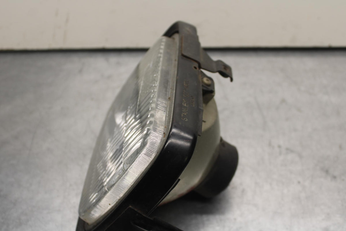 84-86 KAWASAKI GPZ900 FRONT HEADLIGHT HEAD LIGHT LAMP BB84