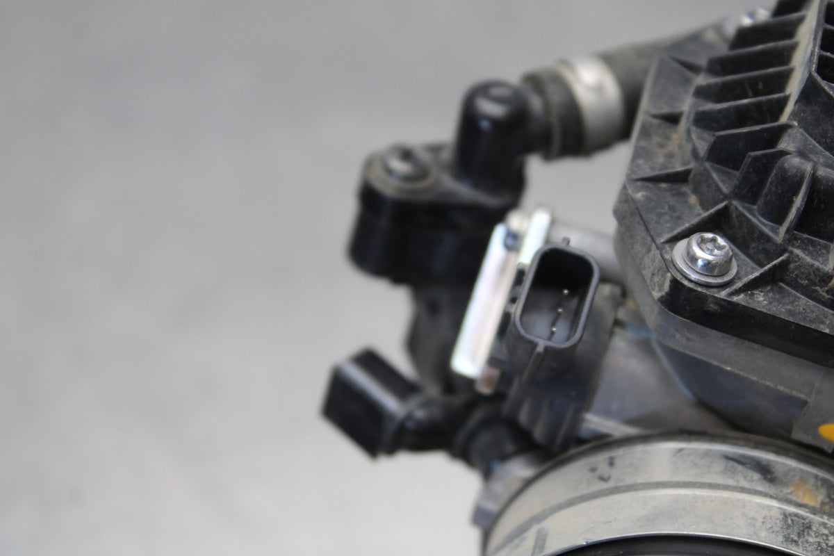 18-22 HUSQVARNA VITPILEN 701 MAIN FUEL INJECTORS / THROTTLE BODIES BB198