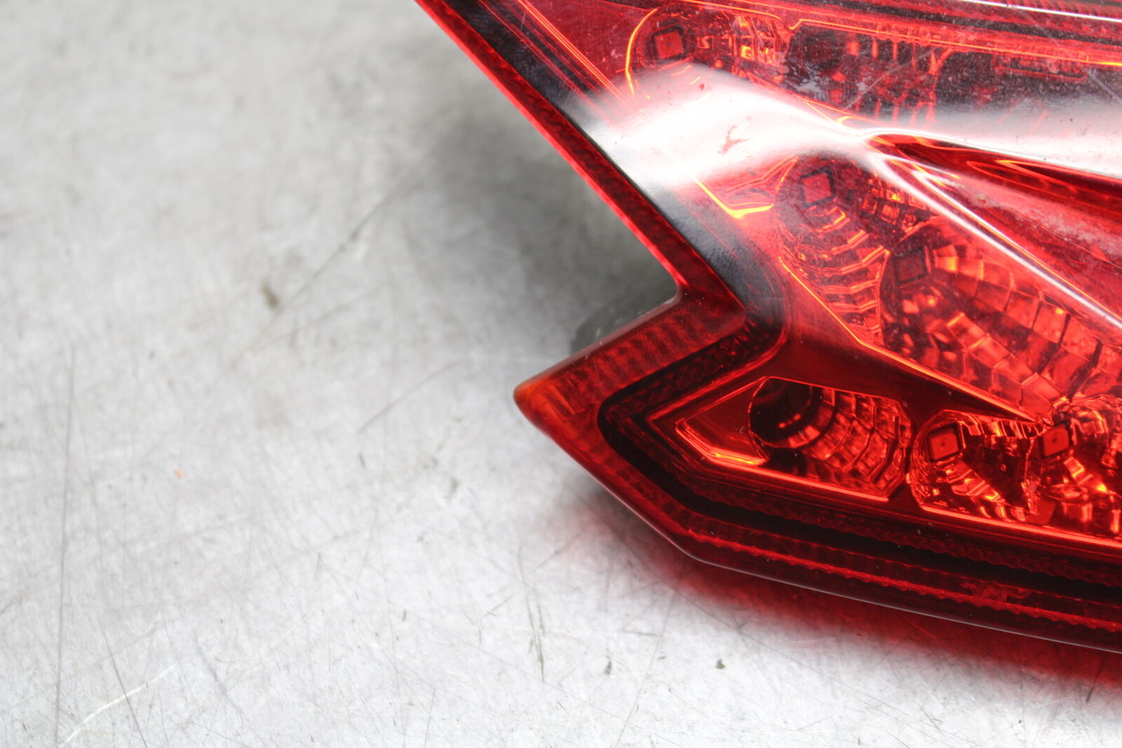 13-18 KAWASAKI NINJA ZX6R REAR TAIL TAILLIGHT BACK BRAKE LIGHT 23025-0345 BB666