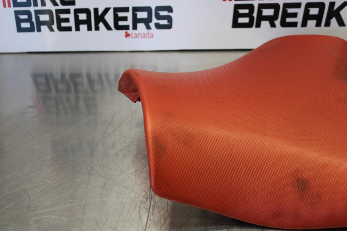 07 KAWASAKI Z1000 FRONT DRIVERS SEAT PAD SADDLE PILLION BB148