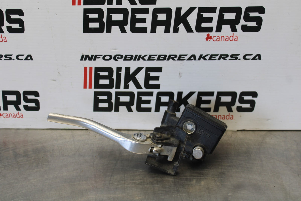 15 TRIUMPH TIGER 800 FRONT BRAKE MASTER CYLINDER w/ LEVER BB873