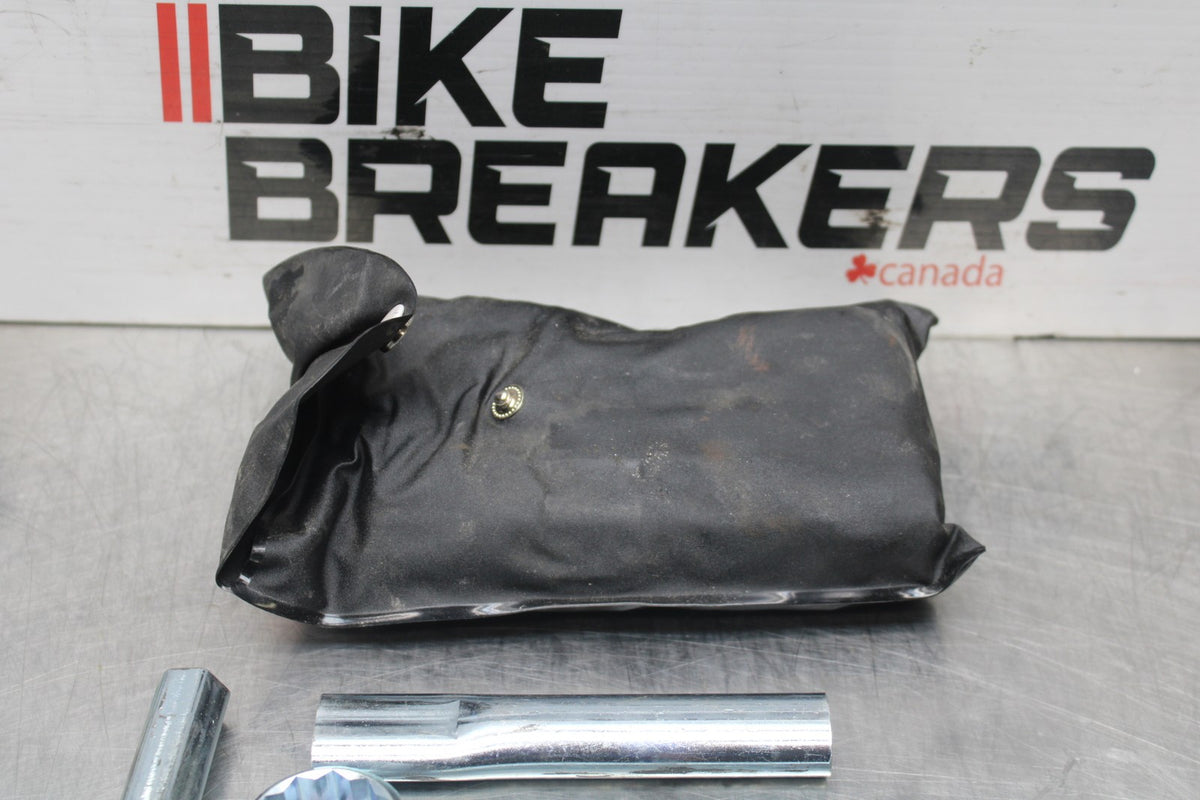 05-09 SUZUKI BOULEVARD C90 STOCK TOOLS OEM TOOL BAG KIT SET BB791