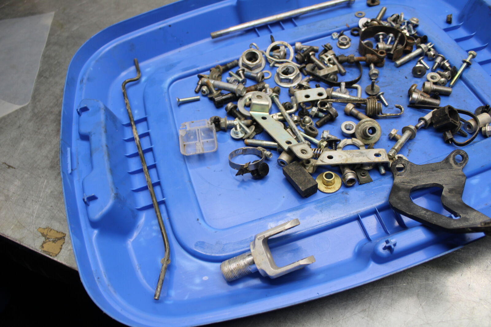 06-07 SUZUKI GSXR750 MOUNTING BOLTS HARDWARE MOTOR SCREWS BB670