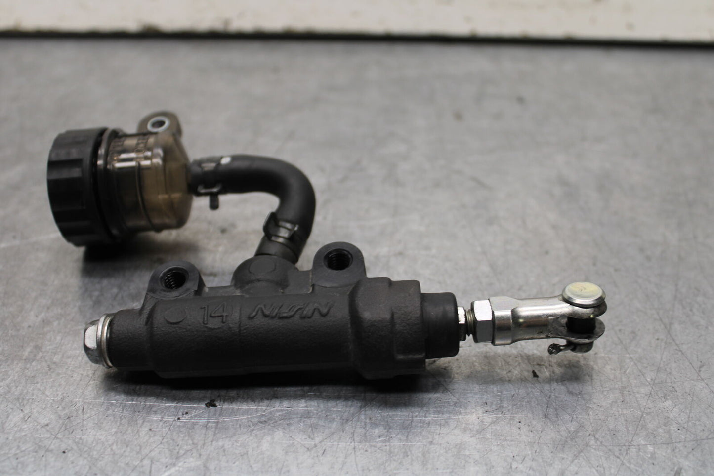 16 KAWASAKI NINJA ZX10R REAR BRAKE MASTER CYLINDER W RESERVOIR 43015-0640 BB650