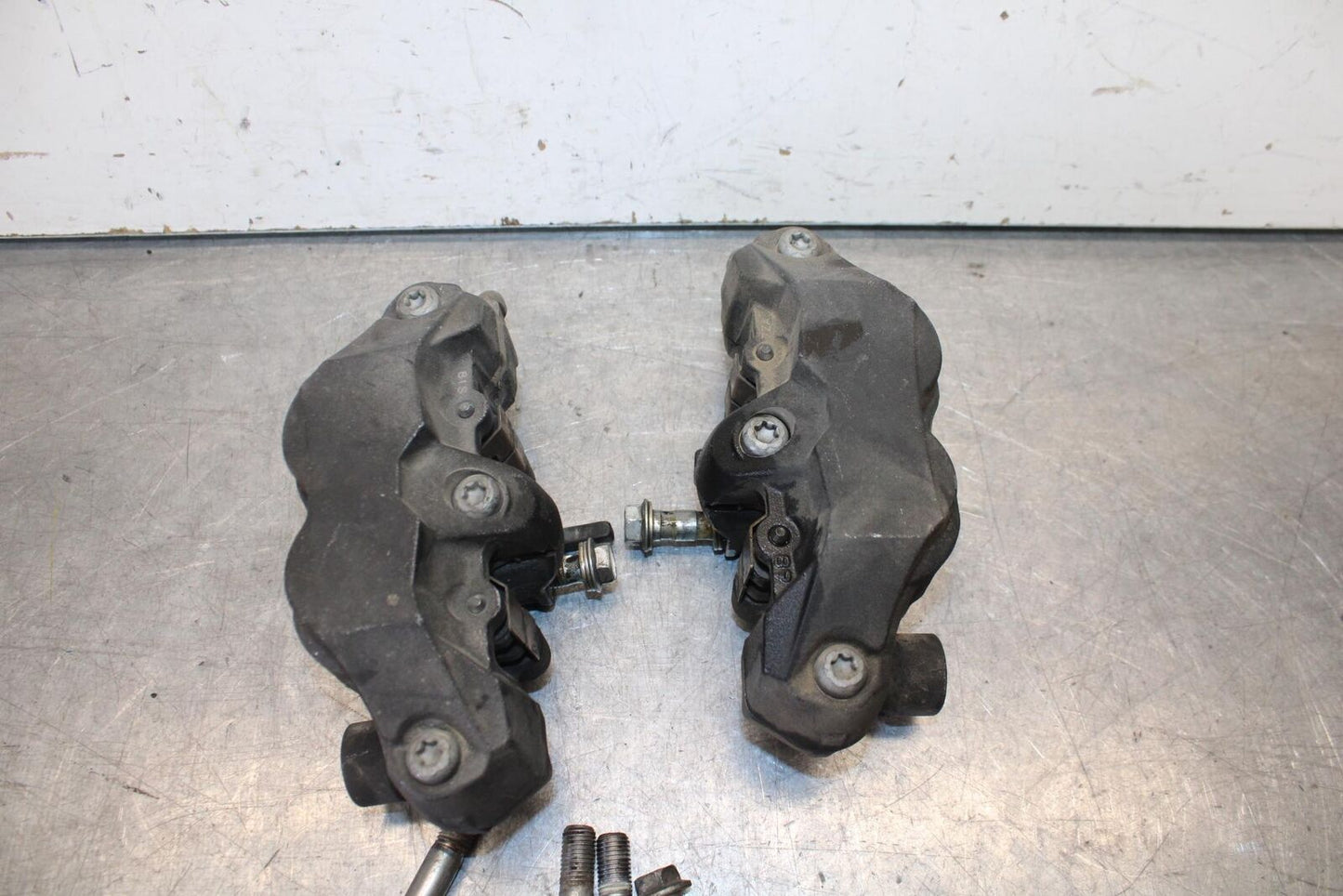 08-10 SUZUKI GSXR 600  RIGHT LEFT FRONT BRAKE CALIPER SET PAIR CALIPERS BB101